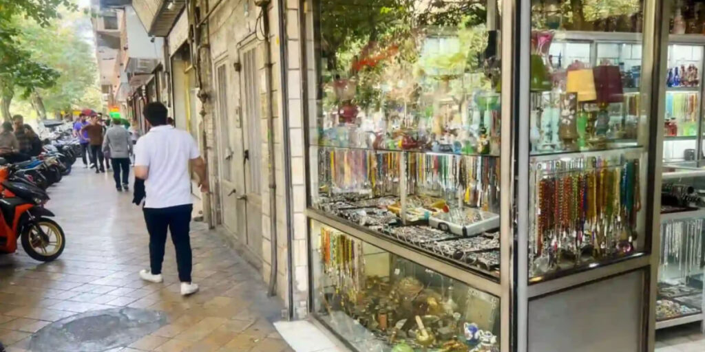 خیابان منوچهری: مرکز فروشگاه‌های خاص، نقره‌ای و بدلیجات برند در تهران