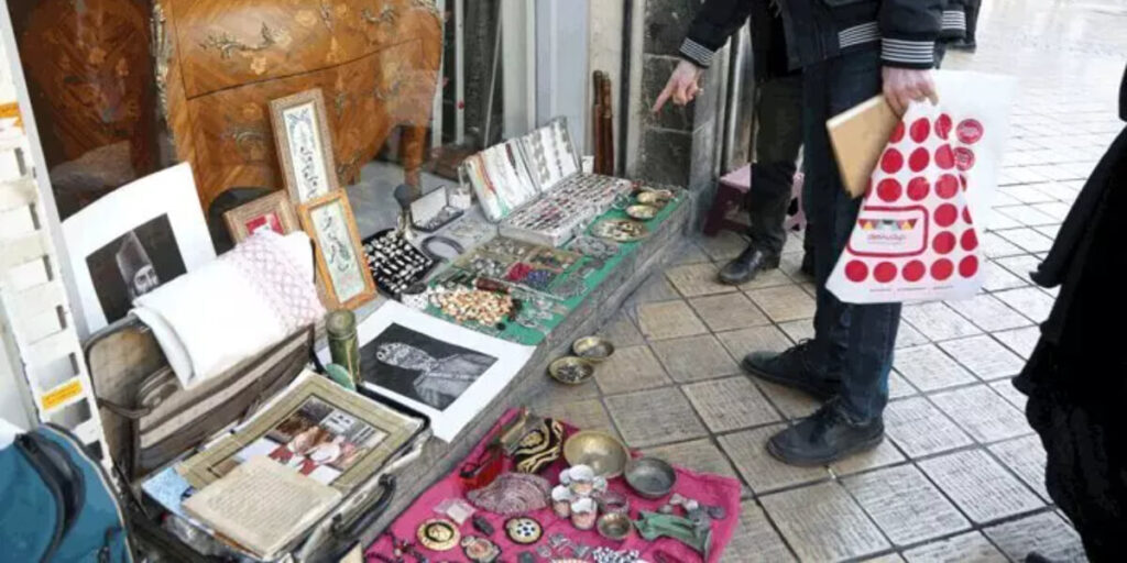 خیابان جمهوری تهران: گذرگاه مرکزی میان بورس‌های بدلیجات تهران