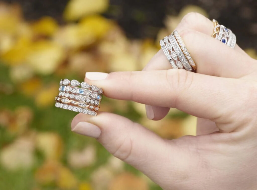 آیا رادیوم رنگ ثابت است؟